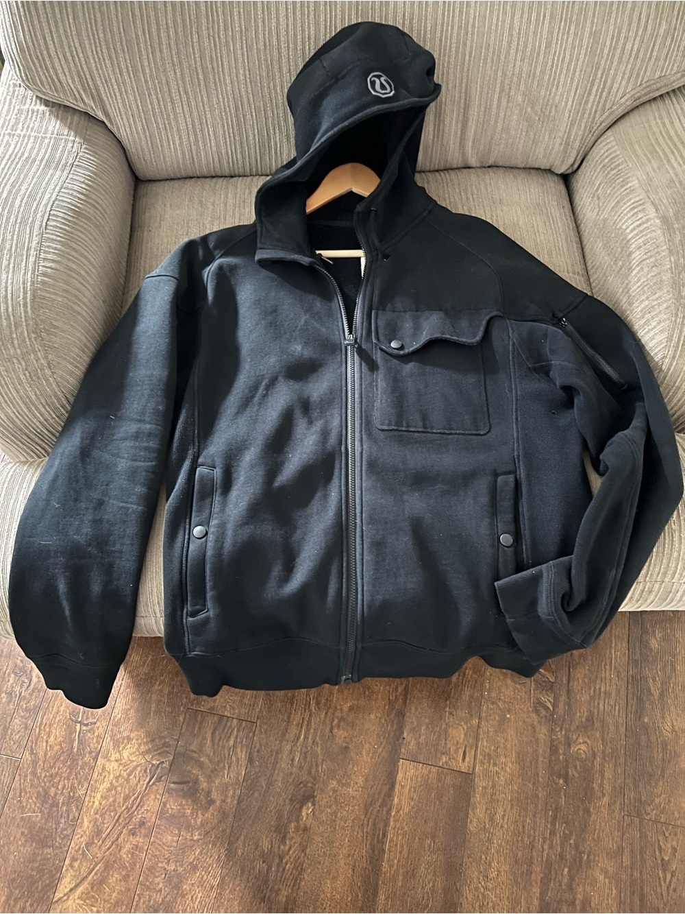 lululemon athletica Men's Black Hooded Zip-Up Sweater Jacket